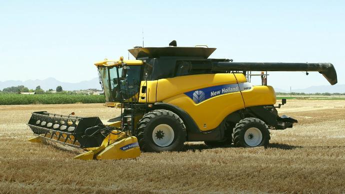 New Holland CR9060