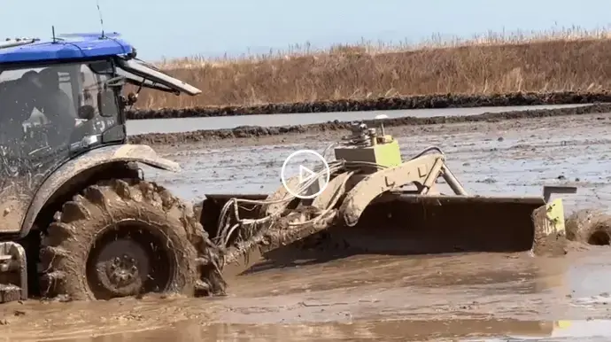 Az AL01-et a rizsföldek könnyű és precíz szintezésére használják, előkészítve a talajt a rizsültetéshez és növelve a terméshozamot. A rizsföldek kezelésében a hatékonyság és a pontosság új szintjét hozza el.